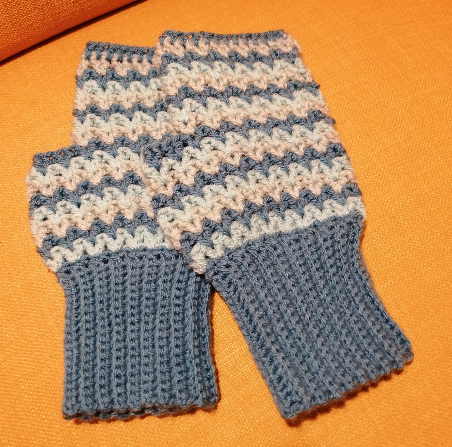 Handstulpen Zickzack (versch. Farben)