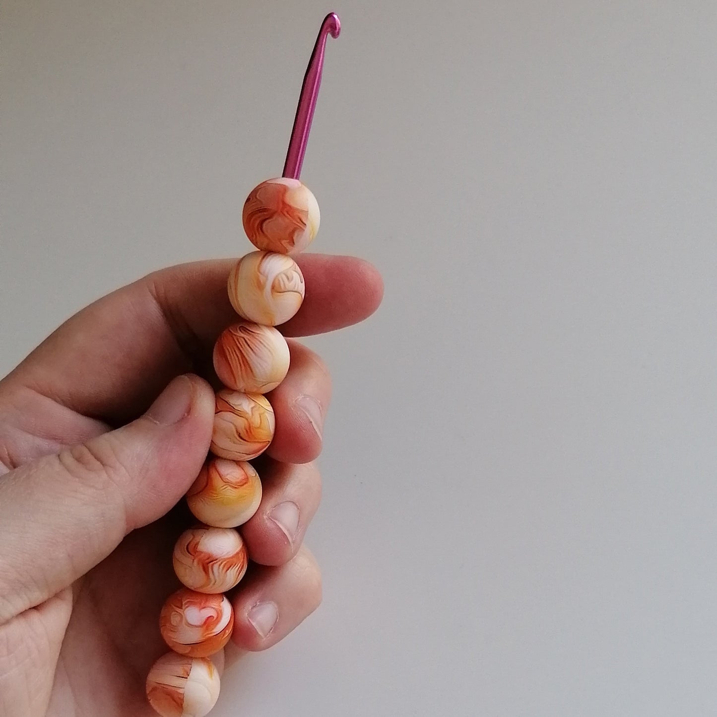 Ergonomische Häkelnadel - Pfirsich-Joghurt