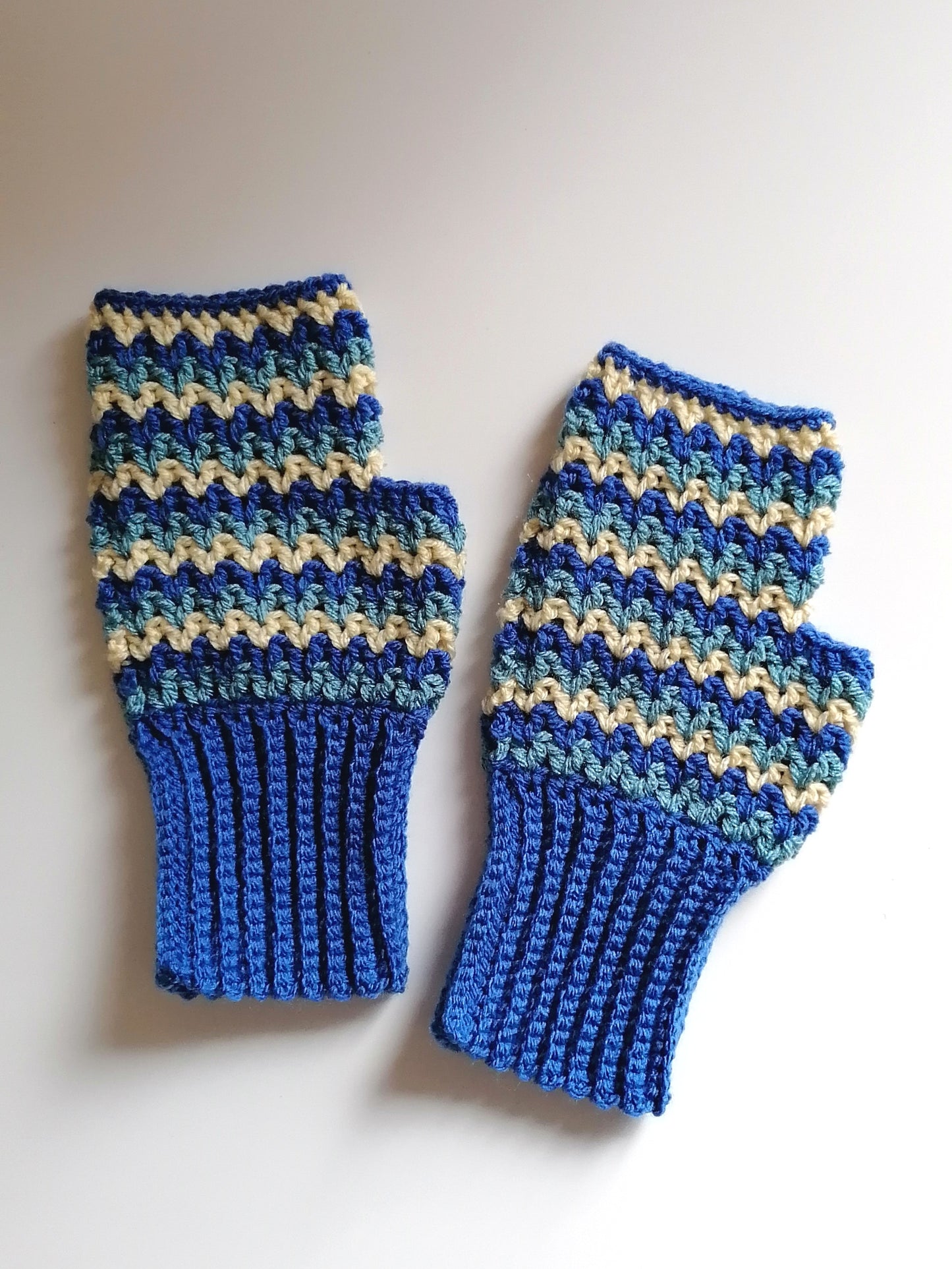 Handstulpen Zickzack (versch. Farben)