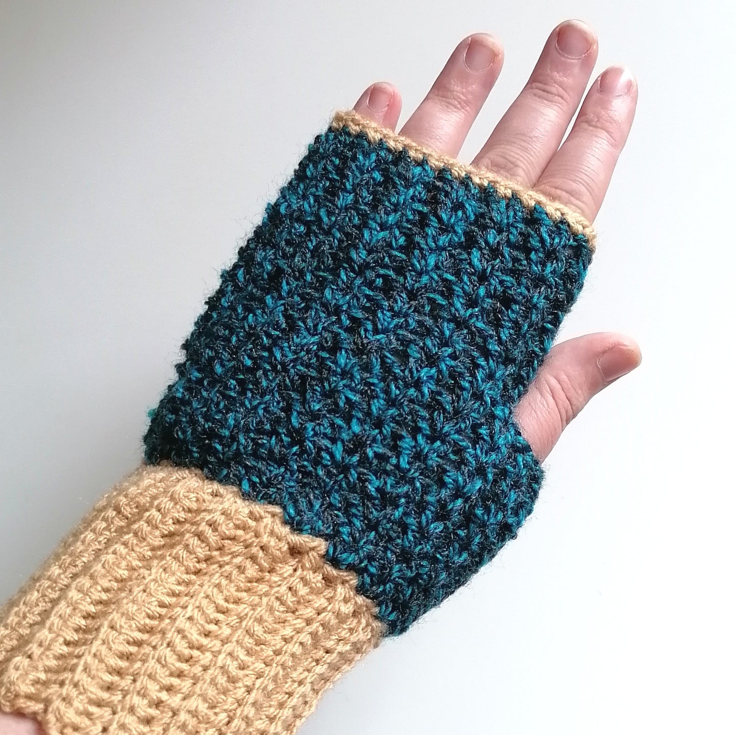 Handstulpen Zickzack (versch. Farben)