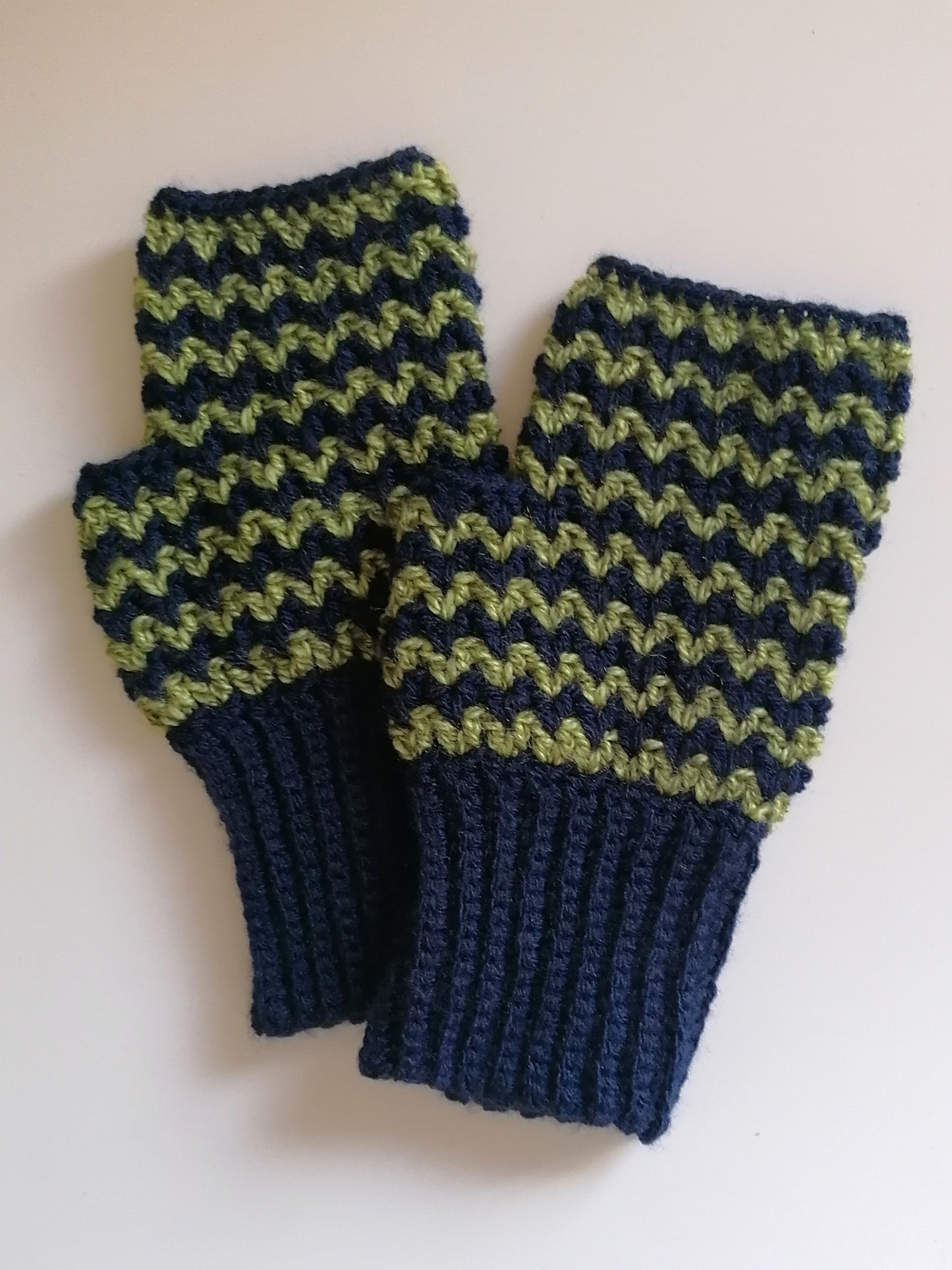 Handstulpen Zickzack (versch. Farben)