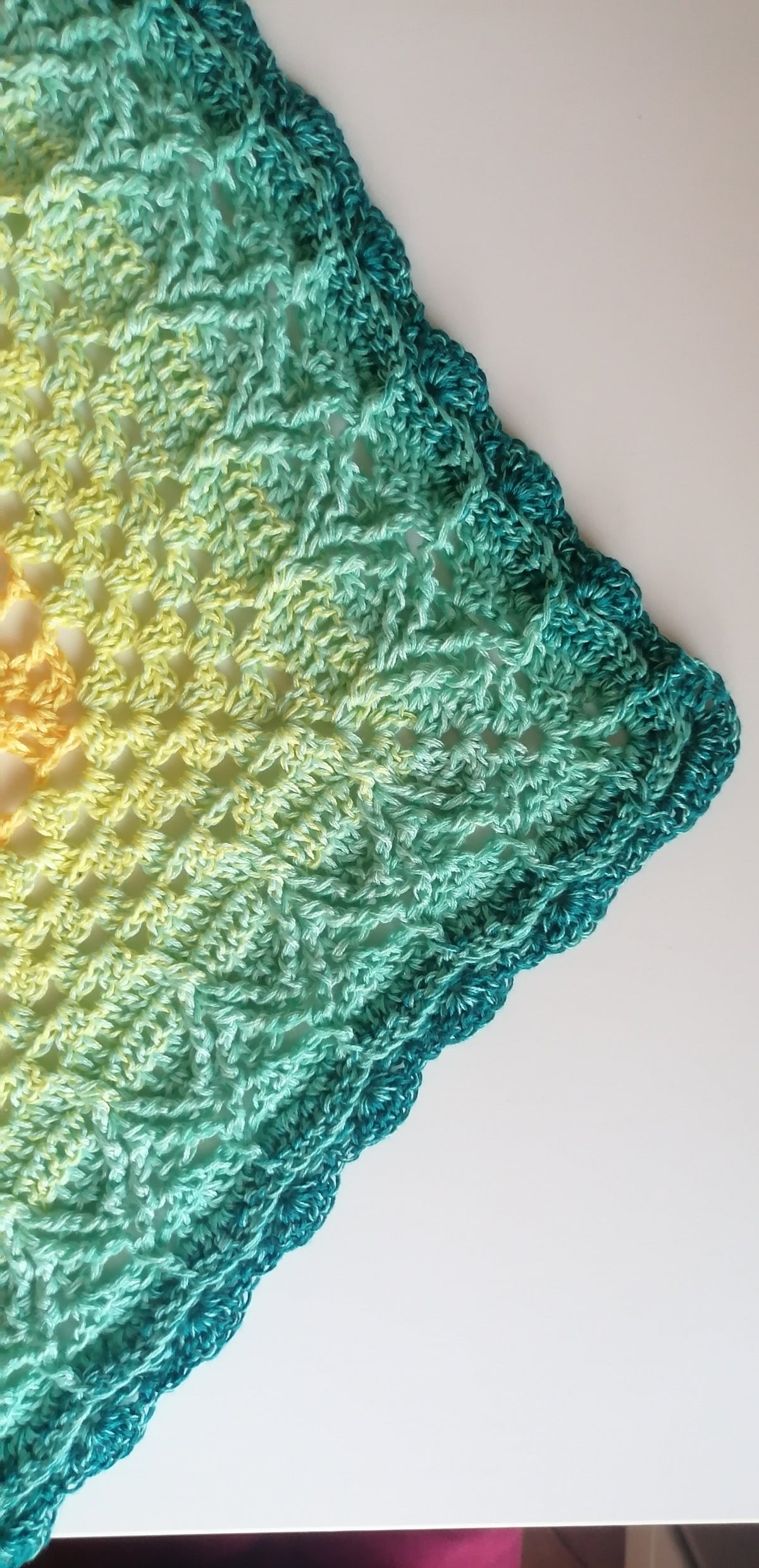 Häkelanleitung - Springtime Whispers Shawl (UK/ US terms)